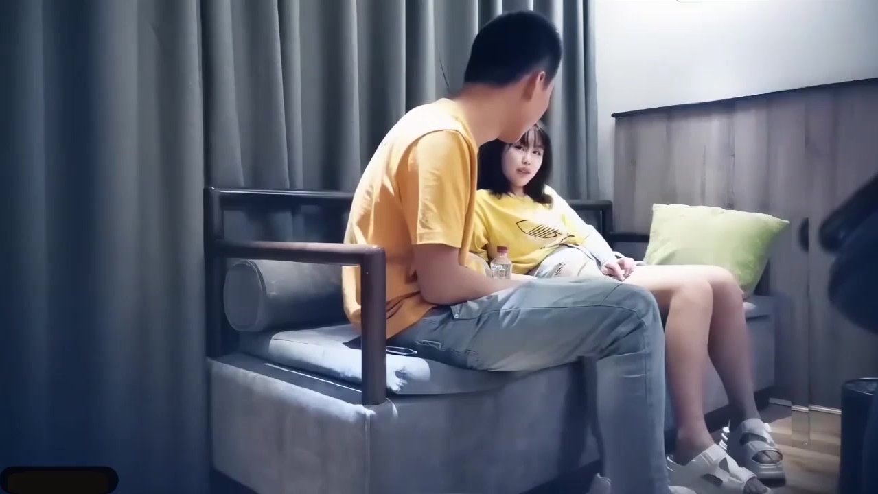 杏吧小杨-找了个黄衣牛仔短裤妹子操的好爽