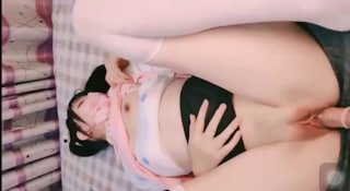 极品萝莉双马尾女仆装学生妹被20公分大屌哥各种性体位爆哭！