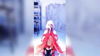 【超美高端罕见露脸露点】极品CosPlay爆机少女【喵小吉】六月新作《罪恶王冠》首次唯美情侣双打 (4)