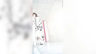 蹲厕就是为了拍漂亮妹子