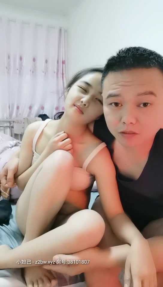 【娃娃脸一线逼&流氓妹妹】单亲妈妈，00后小孕妇，刚剖腹产没多久，约粉丝直播啪啪赚奶粉钱，这身材真是让人性欲勃发想干