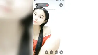 超级可爱卡哇伊萌萌哒【撒娇小女生】肥美的一线天小穴，表演跳蛋插进去吐出来，小穴汪汪的水声真美哇！