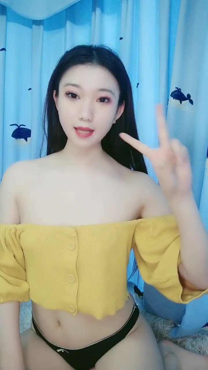 长发气质美少妇全裸自慰，手指掰穴，粉嫩骚穴给狼友看