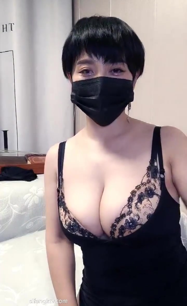 爆乳美熟女【小海媚】蕾丝内衣，揉奶掰B给你伸舌头舔，’不收费的情况下让你们射是我最兴奋滴‘，骚逼阿姨超淫荡！