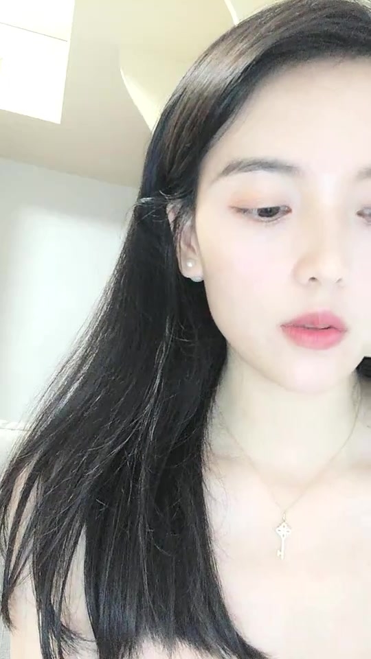 你的公主 爱芙罗黛蒂，清心小女，眼前一亮的少女肌肤，揉奶娇喘漏阴毛 勾引网友！