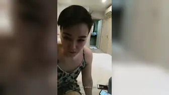 女奴雯雯双女姐妹花玩弄大鸡巴骚男，情趣连体黑丝袜诱惑，口交大鸡巴道具插穴，让小哥轮草各种体位爆草呻吟2