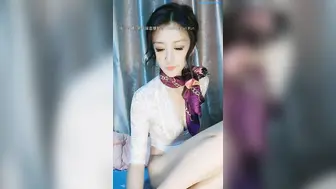 少妇控要阵亡的节奏啊，射精9分颜值的美少妇，一双修长的大白腿，极品尤物，下面居然是粉的 而且还很紧