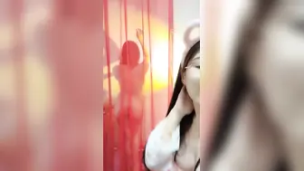 巨乳奶妈和白浆少妇激情大秀直播，轻纱胀里的风骚女非常诱惑，揉奶摸逼撞骚臀好刺激，挤奶水给狼友喝别错过