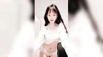 【超极品女神】新人清纯少女【桥本环奈】大秀掰穴，超级粉嫩