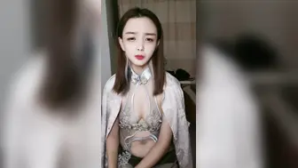 大奶少妇：我必须能晃，给你们表演一个哈哈哈给你幌迷糊她，来大姨妈啦，一老一少，极品晃奶子！