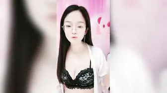 ❣️推荐❣️超美反差女神【李沁沁】300分钟第二弹，气质眼镜反差御姐，清纯外表极致闷骚，道具插穴，多次潮喷 (5)