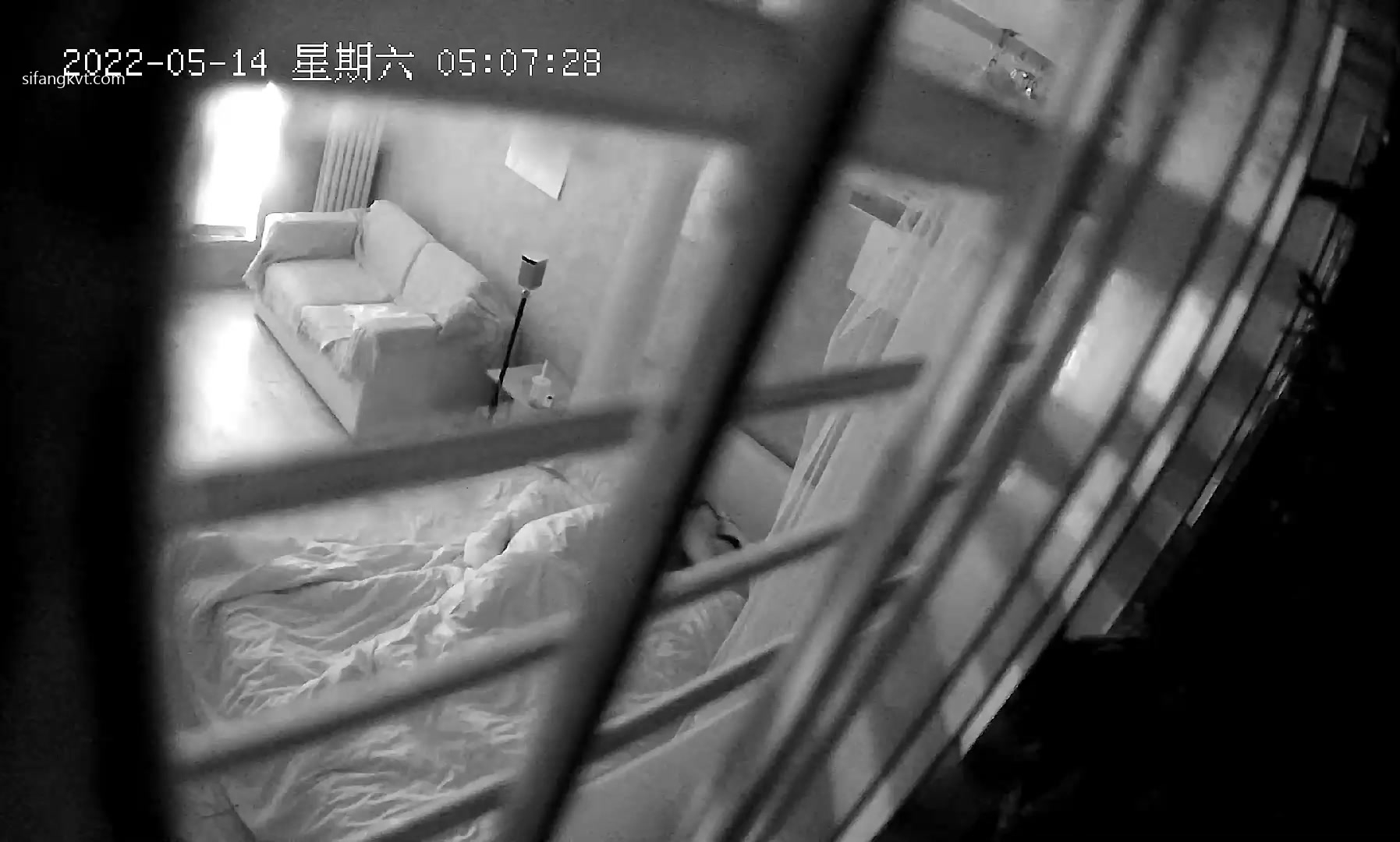 新流出360酒店摄像头 娇嫩大波女友享受 男友多体位暴操三次