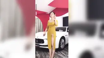 美女直播卖车