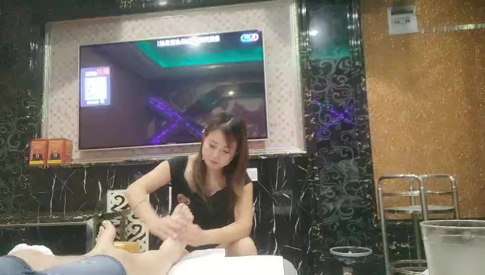 舔逼小王子伟哥足浴会所撩妹良家少妇女技师酒店开房为了拿官方的火箭念台词差点翻车