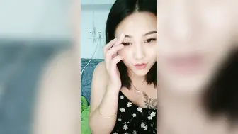 【换妻探花】和开宝马的公务员夫妻交换归来，畅谈性爱感受，换妻套路，讲着讲着骚穴水流，自慰口交来一波