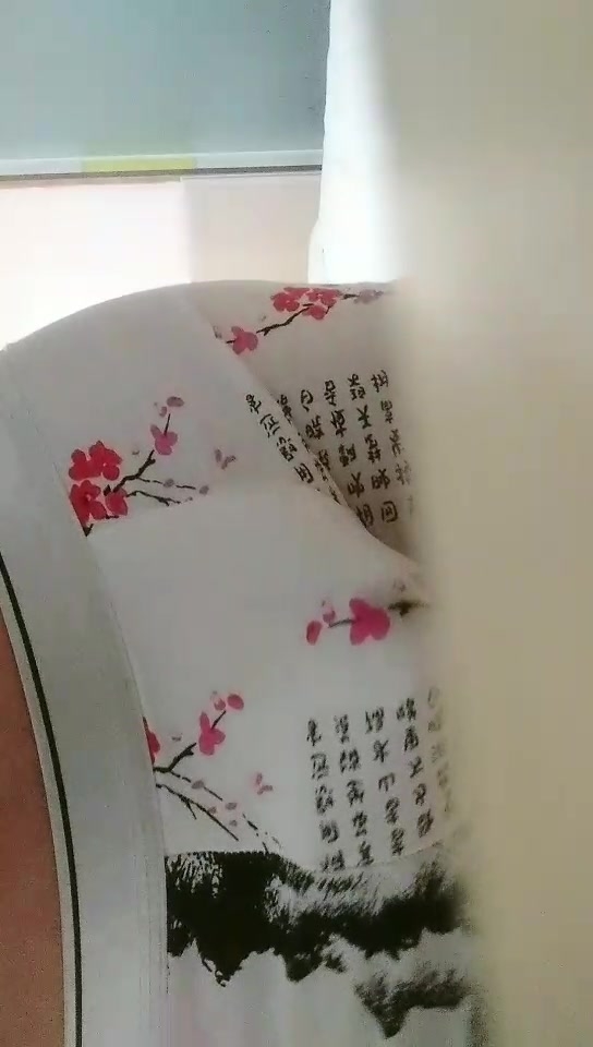 【探花试营业】新鲜出炉，大胸小少妇，拉到床边抠穴，淫水流出娇喘响起来，光头佬啪啪狂插荡妇体力过人