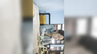 【胖子工作室】再约良家珠宝女吃完饭带回酒店操逼，推到强吻扒掉裤子，扛起腿就是爆操，仙丹加持很猛