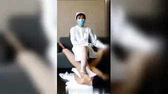 【丝袜小护士安慰病人】寂寞少妇  足交连续打飞机