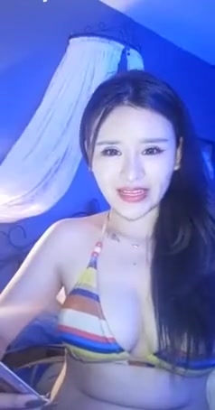 美女主播小酒窝长睫毛大秀 掰穴自慰 还玩起了灌肠