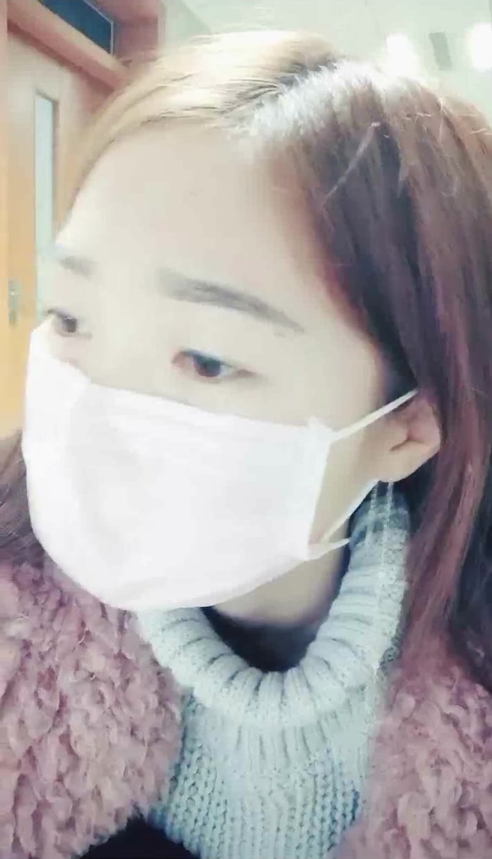 零零后美女男友出院前一晚来一P，今晚隔壁病床有个肺病患者不管他拉上帘子就开G 1V