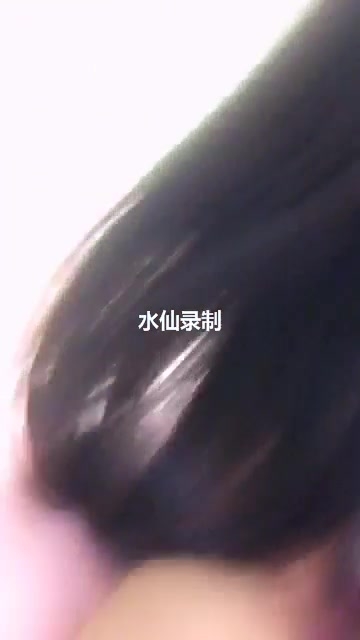 高颜值美女主播自慰挑逗狼友-1