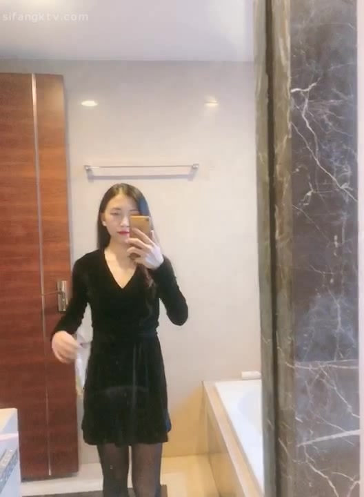 百度云泄密流出极美少妇两个孩子的妈妈黄慧敏大尺度自拍视图这身材保养的真不错