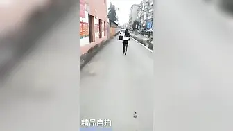 -qiangjian-【强jian】女白领惨遭歹徒报复 半路挟持至酒店 强行玩3P啪啪 高清国语