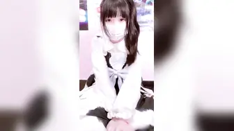 主人，请看小女仆给您的黑丝自慰哦