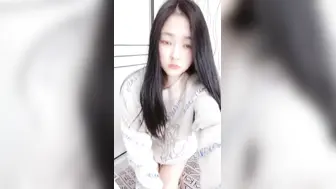 超清新小美女~芋喵喵~，白色毛衣穿在身上犹如乖巧小猫咪，肌肤神美，棒棒插进小穴，呻吟声真诱人！